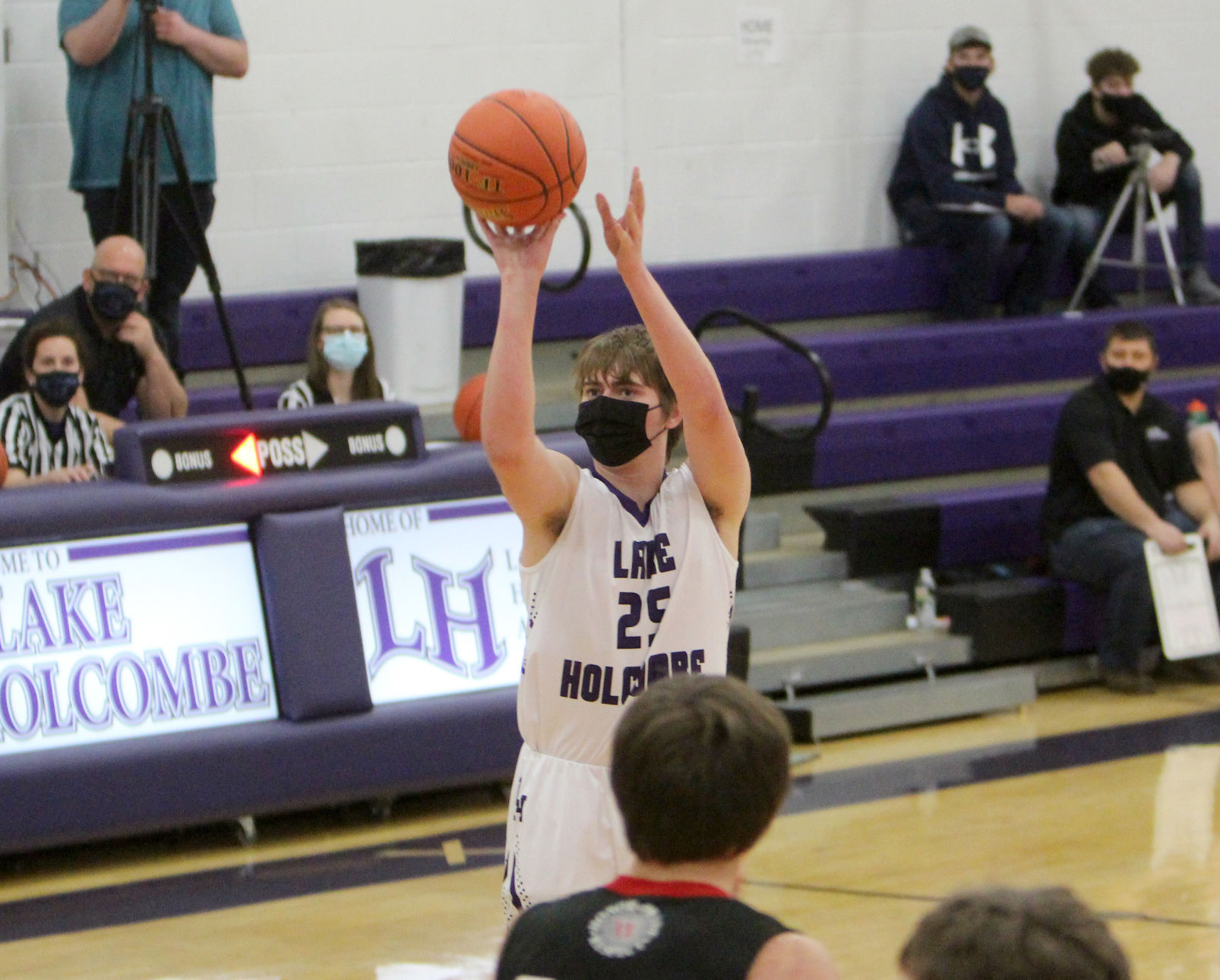Winter at Lake Holcombe boys basketball 1-5-21